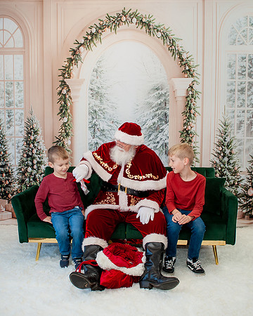 Wellington_Santa_Dec2024-11
